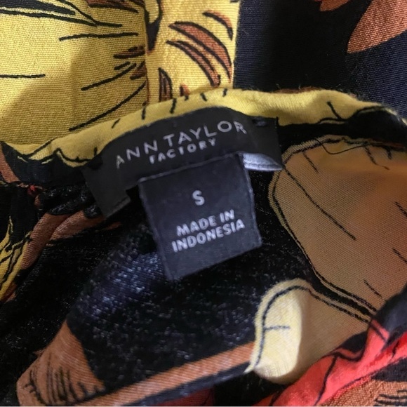 Ann Taylor floral Print flare sleeves blouse Size Small - Picture 2 of 7